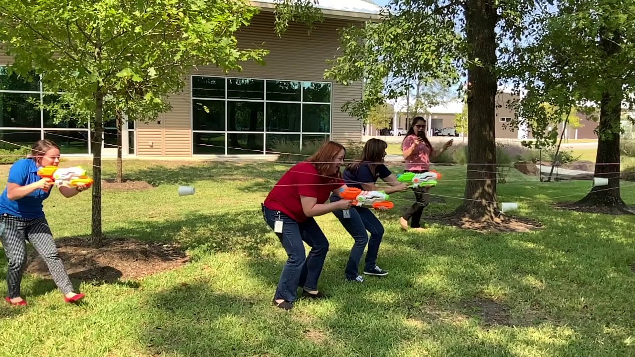 Water Gun Race - YouTube