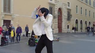 Amazing Michael Jackson impersonator street performance in Rome, Italy 4K