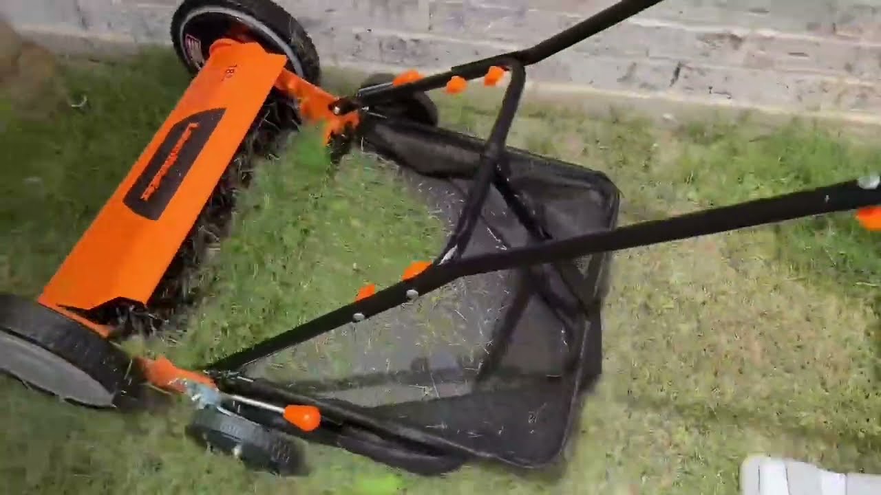 LawnMaster LMRM1801 Push Reel Lawn Mower 18 Inch 5 Blade Review