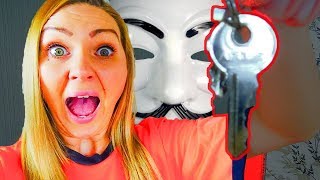 GAME MASTER Исследую Скрытые Камеры Дома Нашла Доказательства, он Существует GAME MASTER Исследую Скрытые Камеры Дома Нашла Доказательства, он Существует