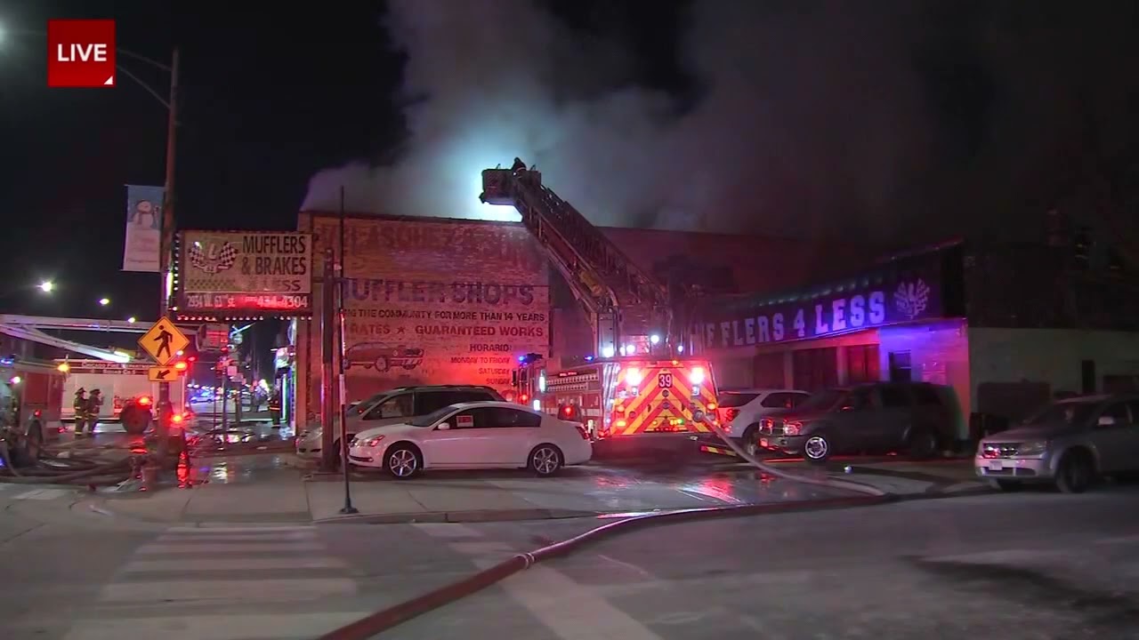 Firefighters battle building fire in Chicago Lawn, video shows