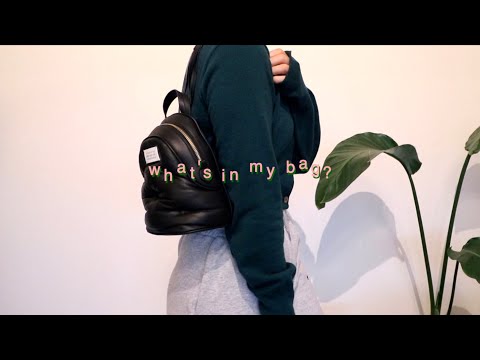 왓츠 인 마이 백 #5 (메종 마르지엘라 미니 백팩 🖤) WHAT&amp;#39;S IN MY BAG #5 (MAISON MARGIELA <strong>Mini</strong> <strong>Backpack</strong> 🖤)