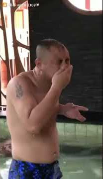 هذا طقع ثاني قاله بطقع أقوى 😂😂😂