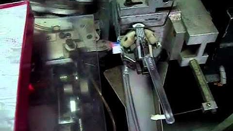 4 axis high speed toothbrush tufting machine 2