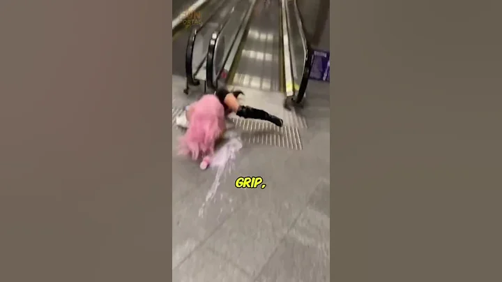 Why Escalator Steps Have These Strange Grooves #shorts