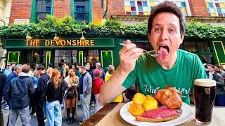 10 Hours Inside London’s Busiest Pub! (I Ate Everything)