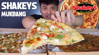 SHAKEYS MUKBANG | SCALLOPS AND SHRIMP AND GLAZED BACON PIZZA