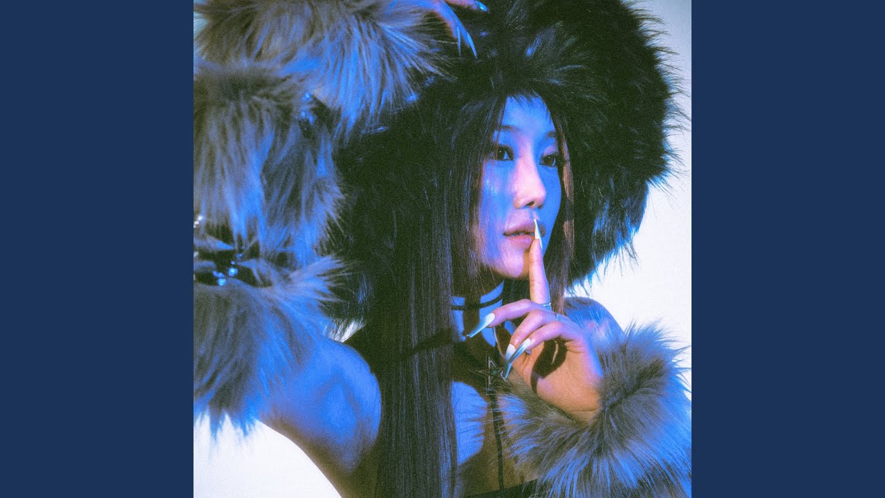 Mira Hide en YouTube Mira Hide en YouTube