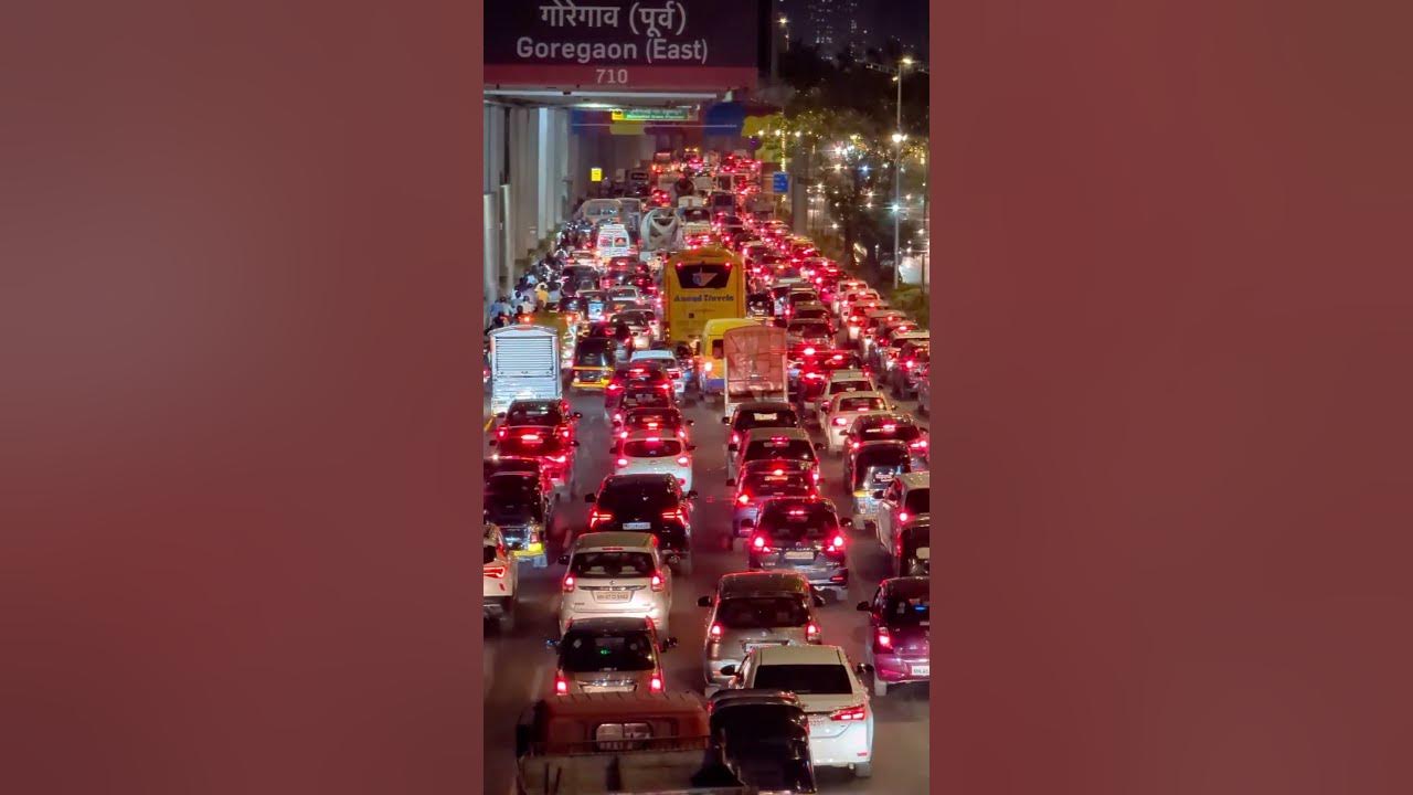 Mumbai : Evening traffic jam; Car horn stereo sounds...!