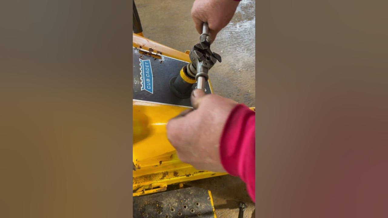 Ross Steering Box ReThread! cubcadet lawnmower lawnmowerrepair 