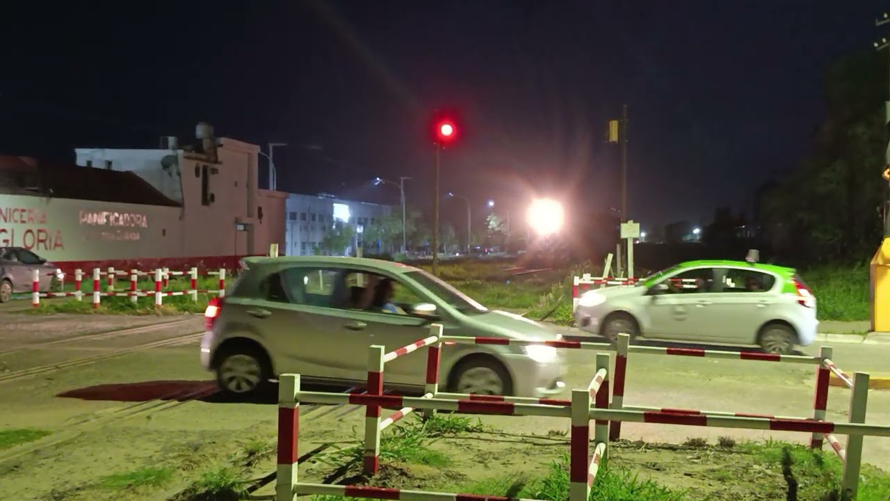 Gr- 12 (6611) + Gt- 22 (9095) ingresando Livianas a via 2 a 