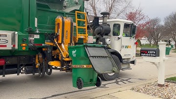 WM Autocar Labrie Automizer on Trash Route