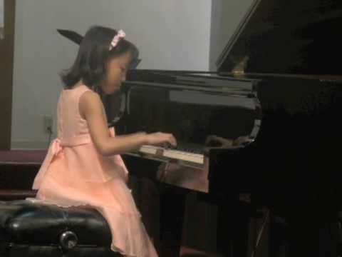 Beethoven Sonatina in F Major by Alyssa Huang 6 ye...