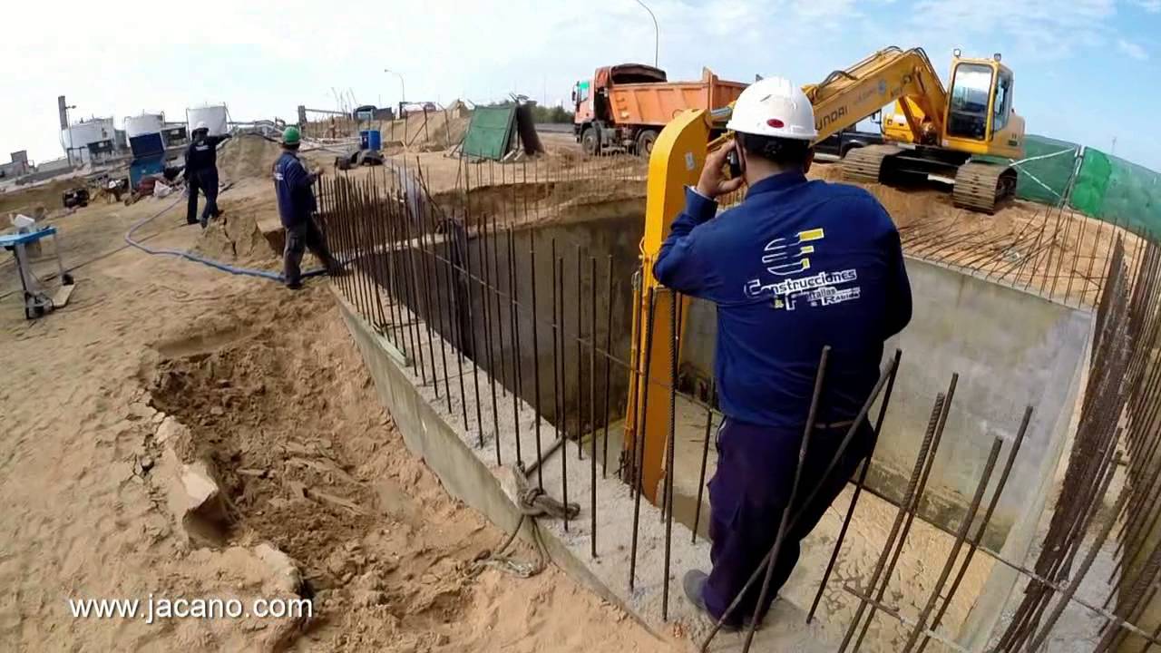 Cimentación De Cajón De Acero Muro De Contención De Piedra 