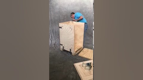 Clip crate dismantle a clip crate