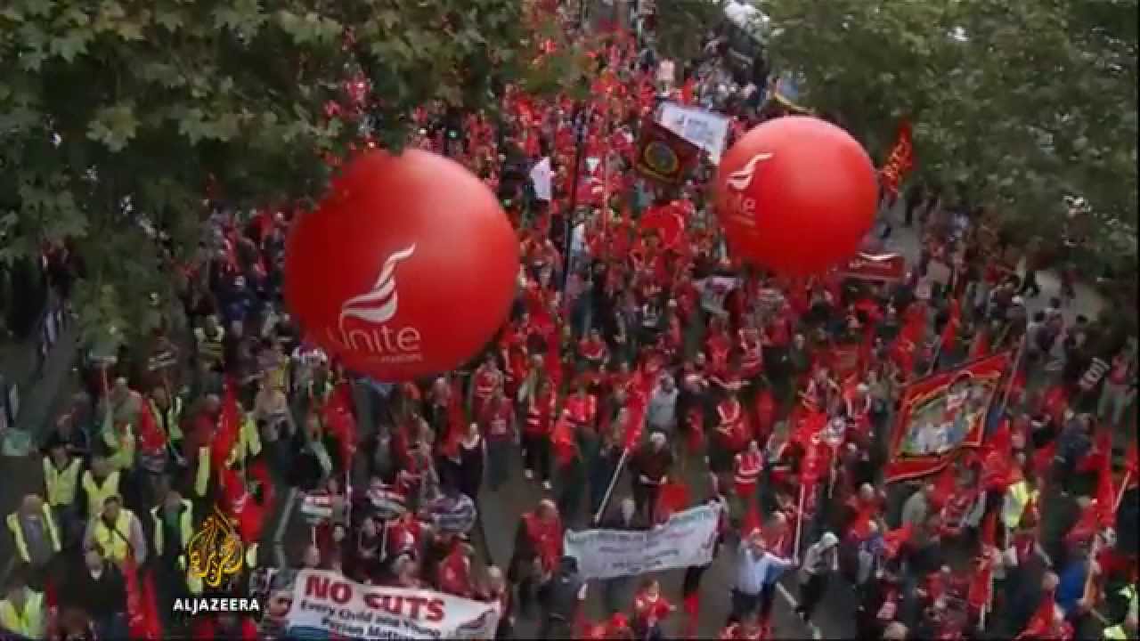 يطالب العمال البريطانيون الحكومة باتخاذ إجراءات
