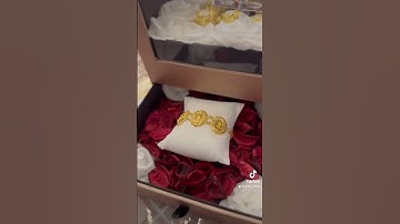 زوجة تحفظ القرآن الكريم وزوجها يفاجئها بهدية ذهبية