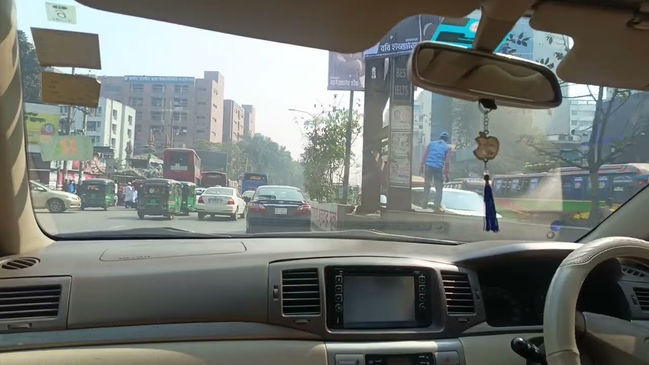 ঢাকা শহরে রাস্তা এখন ফাঁকা। Bangla Blogs And Bengali Vlog