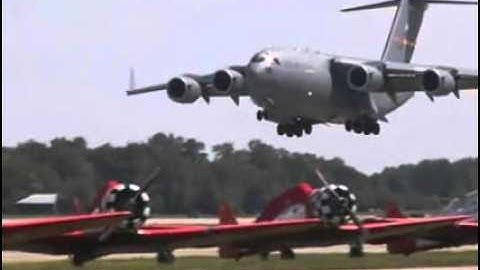 C 17 Short Field Landing   Thrust Reverser Demo
