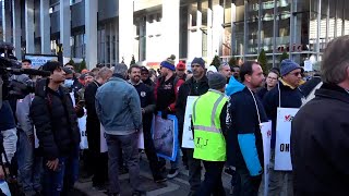 GO Transit workers strike, bus service suspended
