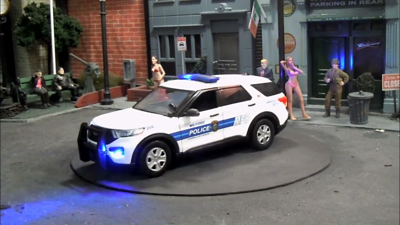 Milford MA Police 1/24 scale 2022 Ford Explorer with lights YouTube
