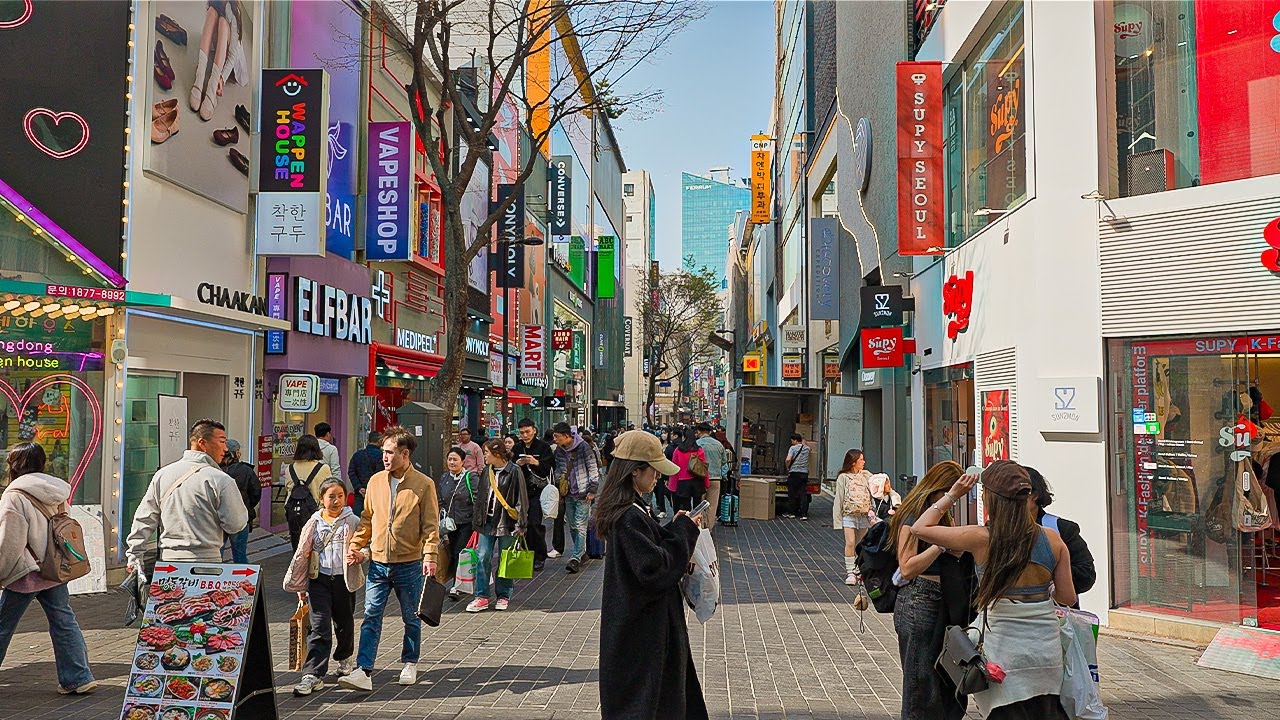 Spring Crowds in Myeongdong Street, Seoul 🇰🇷 | Walking Tour Korea 4K HDR