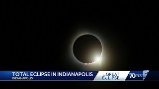 Crowd gathers for total eclipse in Indianapolis