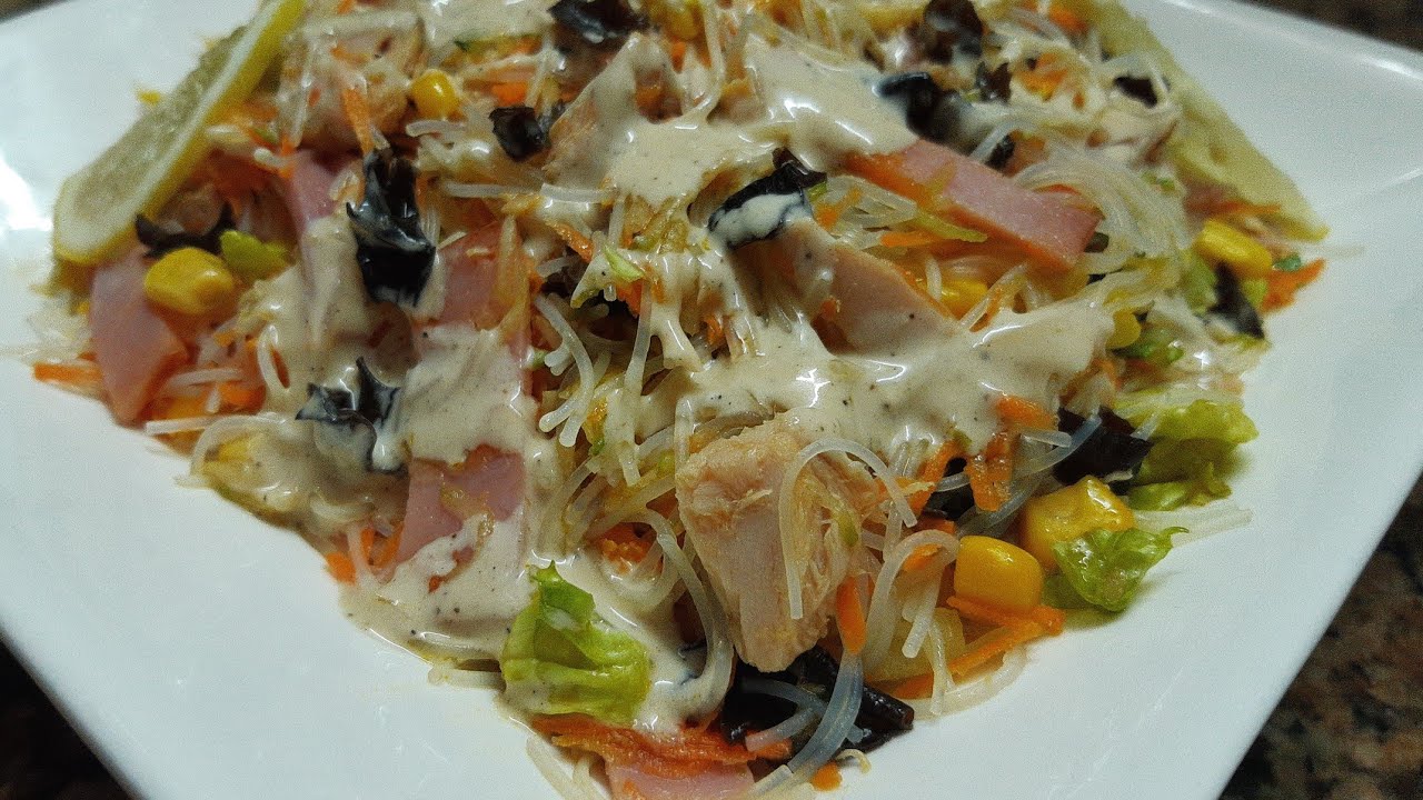 السلطة الصيفية الاسيوية بمذاق هاااائل مع الصلصلة المميزة😋