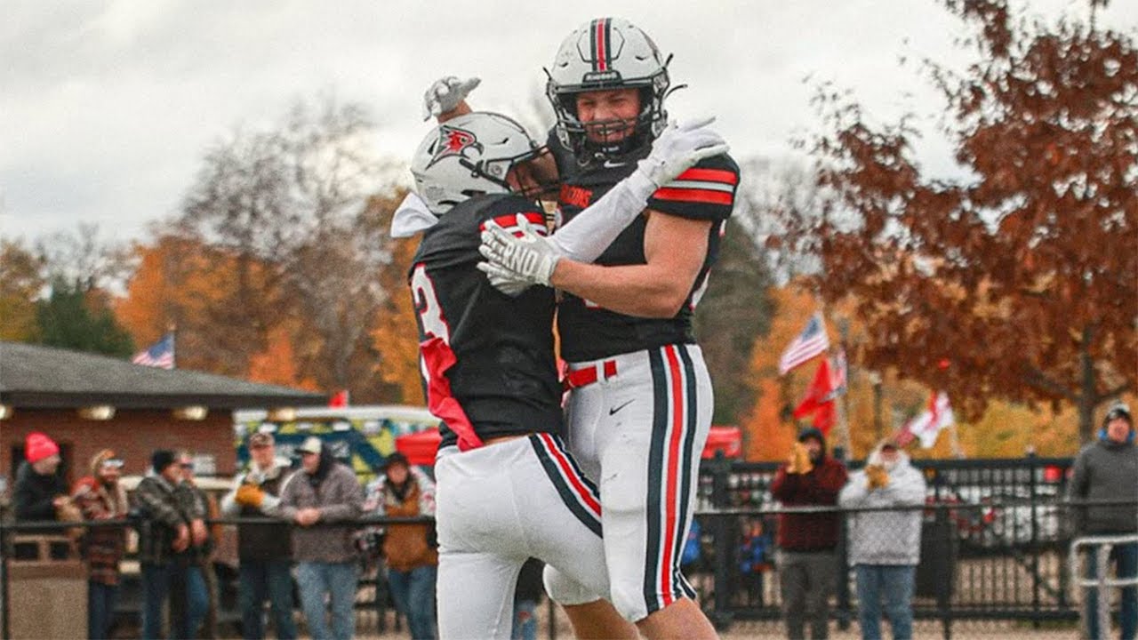 LAST-MINUTE MADNESS: 79-yd TD pass sends UW-River Falls to DIII title game