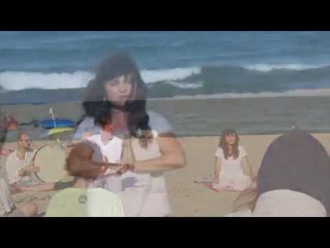 yoga mantra connexion sur la plage