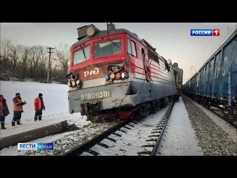 У границы Алтайского края и Новосибирской области сошёл с рельсов грузовой поезд