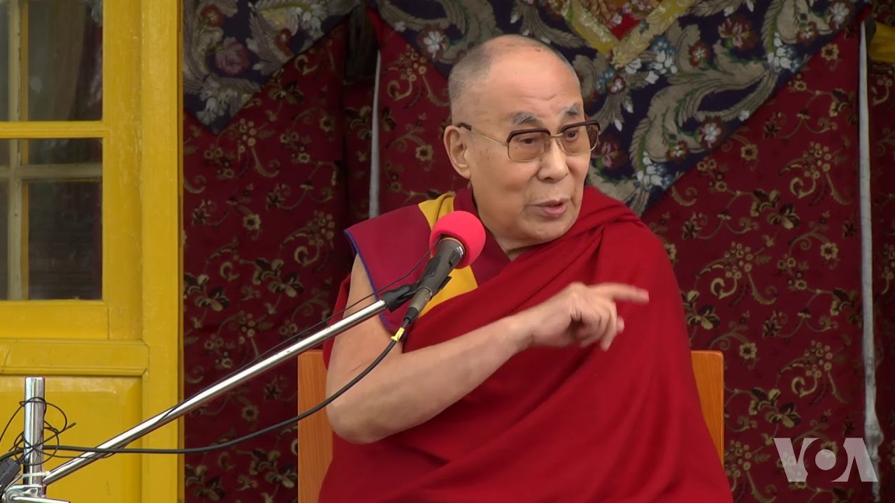 ༧གོང་ས་མཆོག་གིས་ལྷ་མོ་འཁྲབ་མཁན་ཚོར་མཇལ་ཁ་གནང་བ།