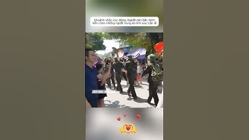 Khoảnh khắc xúc động: Người dân Bắc Ninh tiễn chân những người hùng áo lính sau trận lũ lịch sử