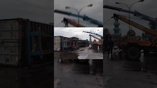 Truk Trailer terbalik di jalan lintas Sumatera Kota Tebing Tinggi