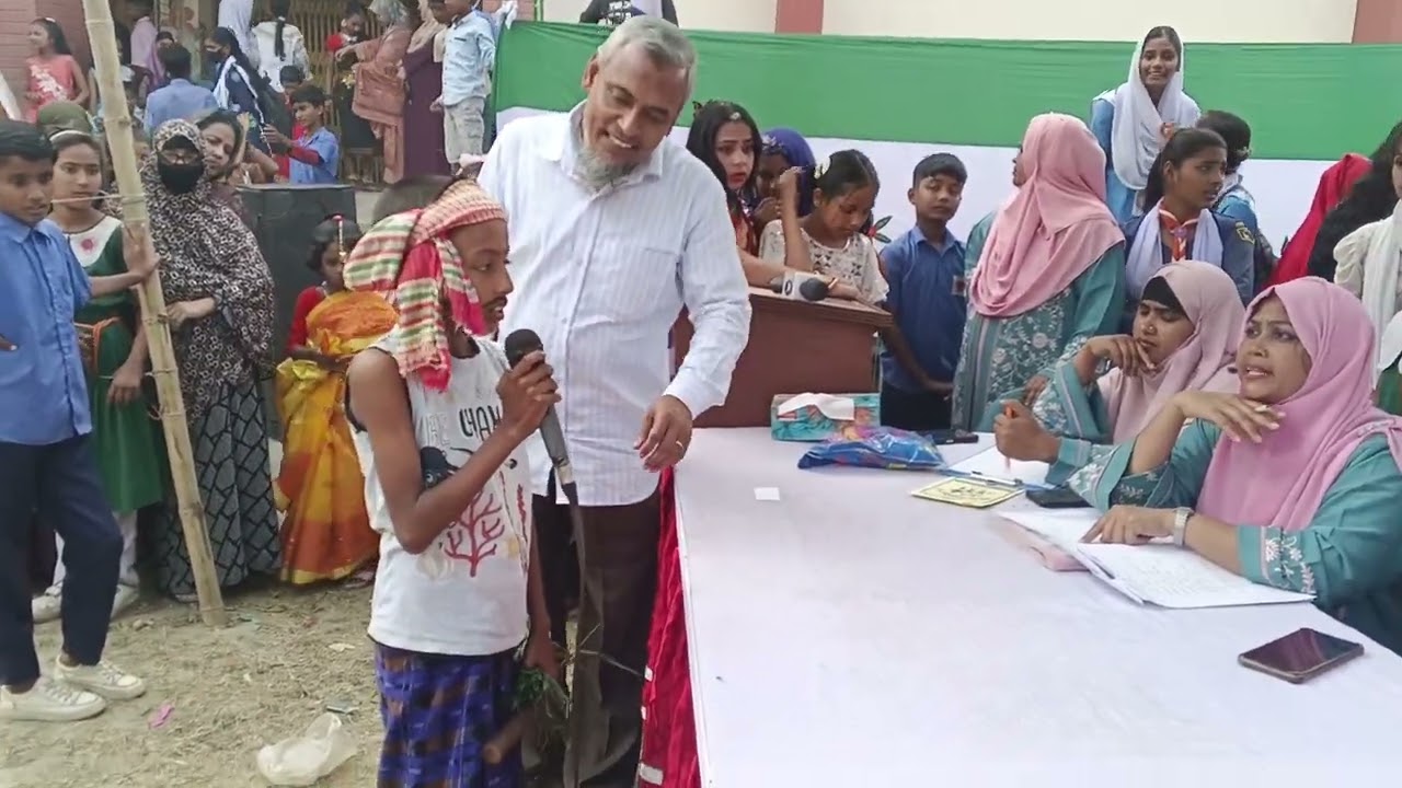 যেমন খুশি তেমন সাজ, অভিনয় কৃষক।