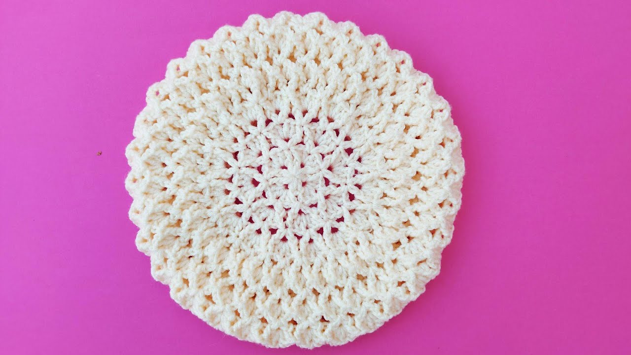 Откройте для себя вязаный крючком берет с рельефным узором: идеальный аксессуар для осени и зимы