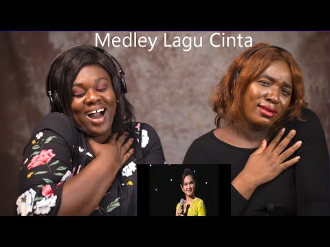 SHOWING MY FRIEND Siti Nurhaliza - Medley Lagu Cinta LIVE (FULL VERSION) REACTION!!!