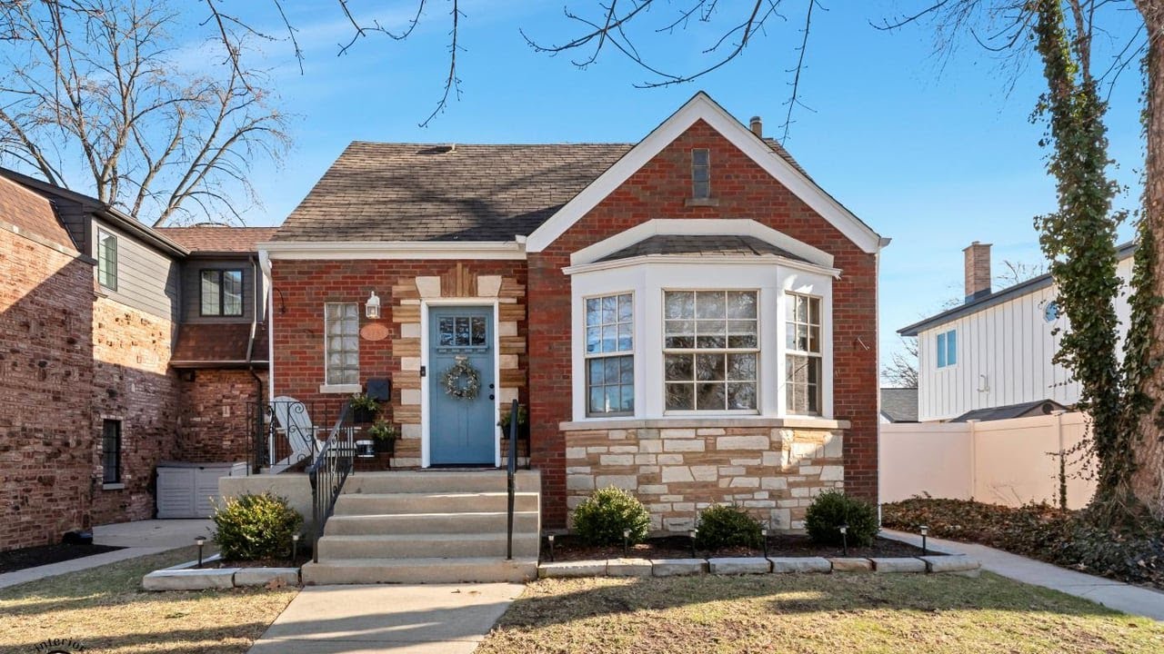 9751 S Hamlin Ave, Evergreen Park, IL