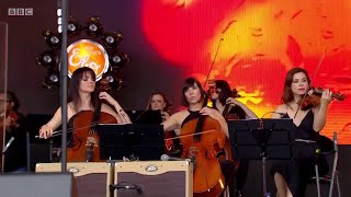 Showdown Jeff Lynne&#39;s ELO Live with Rosie Langley and Amy Langley, Glastonbury 2016