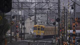 雪舞う中入曽駅を発車する2405F+2007F