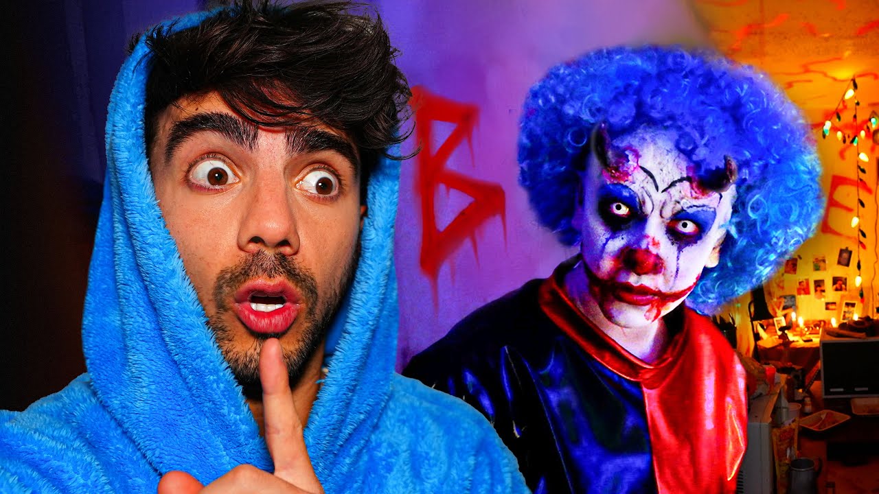 ESPIÉ A LULI EN SU CUARTO SECRETO