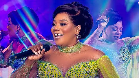 Piesie Esther - Gyidi Kese (Medley)