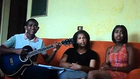 Quais animais emitem sons para capturar suas presas?