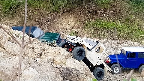 WPL C34KM vs. WPL C44KM vs. SCX10 | Rock Crawling 1/16 vs. 1/10 Scale RC Car