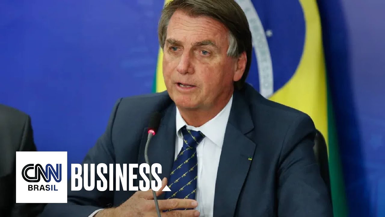 Bolsonaro sanciona lei que altera ICMS de combustíveis | CNN SÁBADO