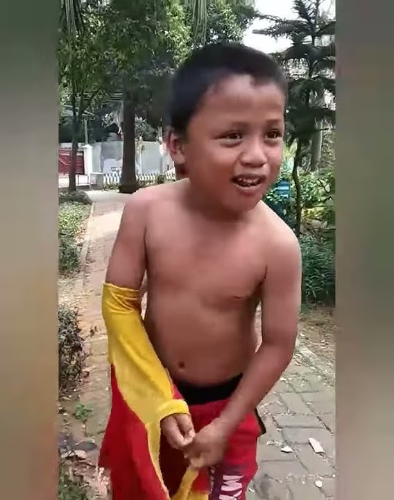 TRIK BUKA BAJU SECARA SUSAH DAN RIBET  Bocah Lucu #shorts #viral #youtubeshorts