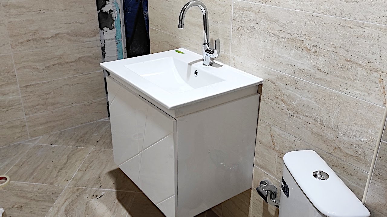 МОНТАЖ НА ШКАФ С МИВКА ЗА БАНЯ