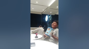 Ada Pengamen Cilik suaranya Bagus..Tinggal dipoles Dikit aja nih pasti Keren banget suaranya 