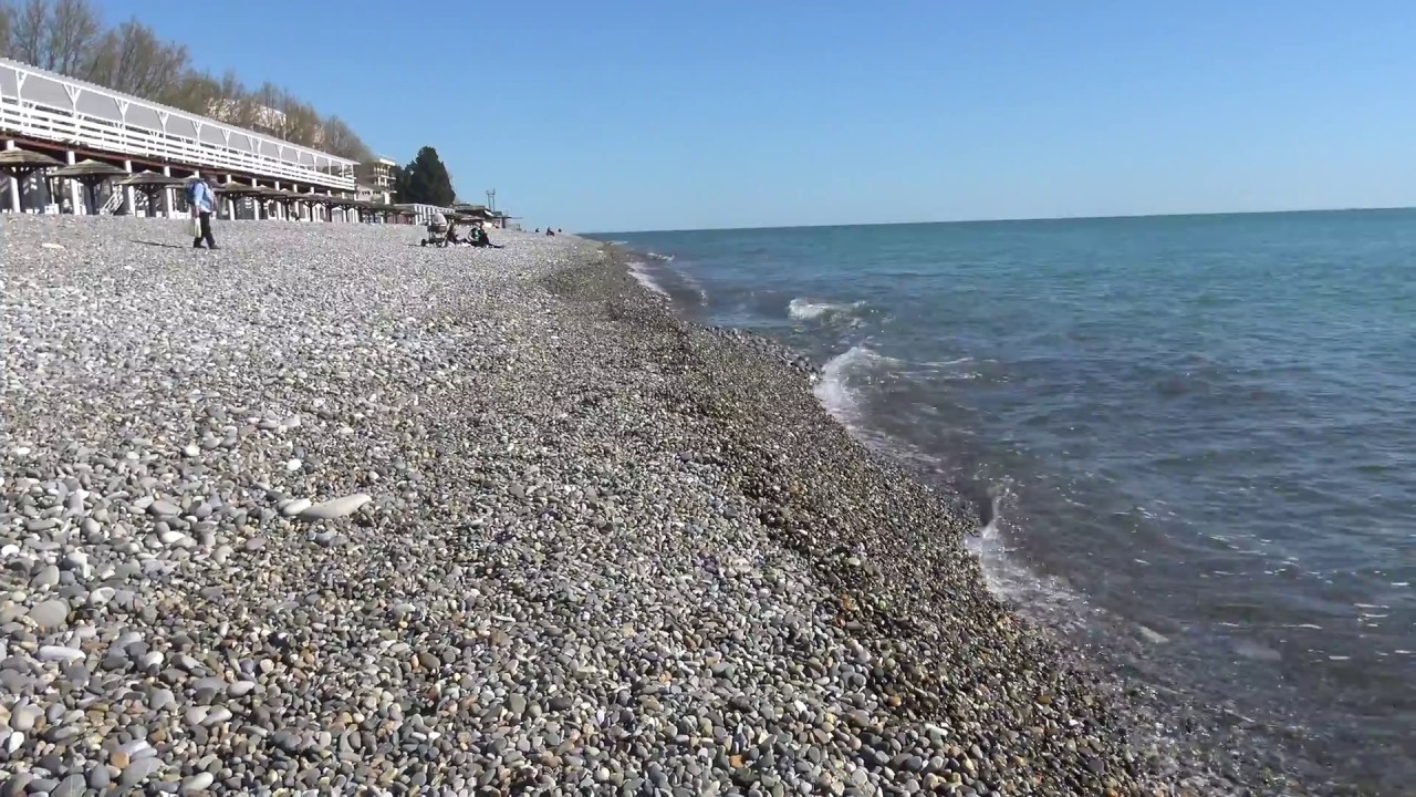 Лазаревское рыбацкий поселок пляж. Пляж Дельфин Лоо. Море Дагомыса пляж le rond. Веб камера лазаревское море