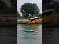 Ref:K0CPlW85-Xw Un bus qui se transforme en bateau � rotterdam pour une balade unique sur terre et sur l eau !